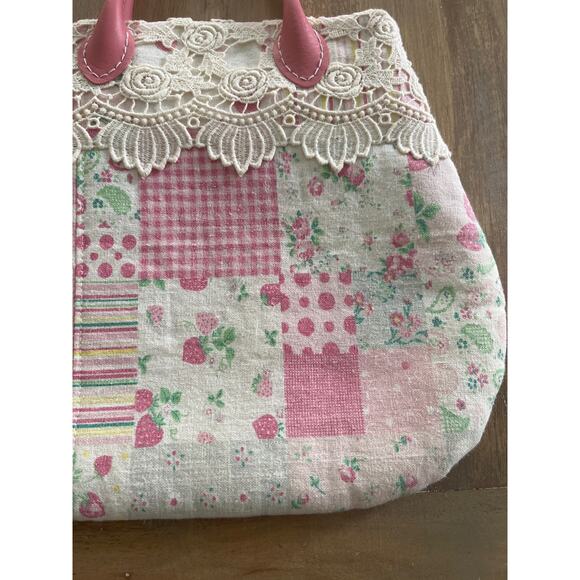 Handmade Pink Quilted Cottage Core hand Bag - Picture 8 of 8